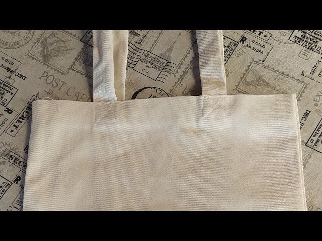 Vídeo relacionado con Tote bag reversible Star Wars con diseño de Stormtroopers y naves galácticas | Bolsa ecológica reutilizable de tela para compras o uso diario