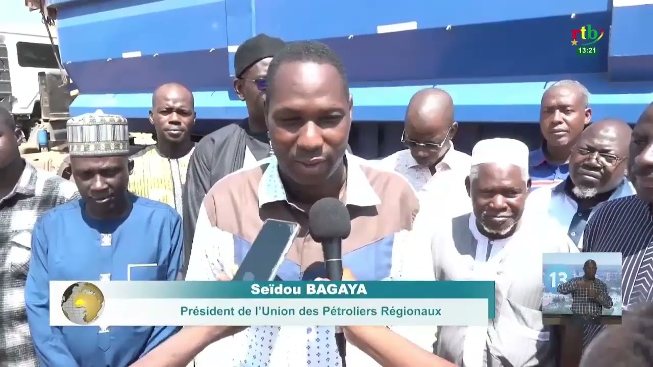 Faso Mêbo: Des Coiffeurs de Bobo Dsso et l’Union des Pétroliers régionaux ont fait don de ciment