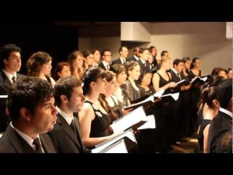Choir singing Missa Festiva - I. Kyrie (John Leavitt) [CORAL UTFPR]