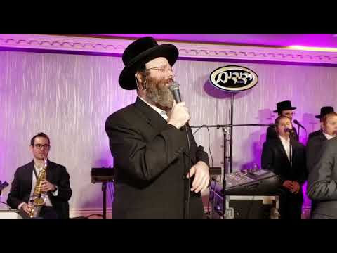Watch Shlome Taussig And Dudi Linker Perform א שיינע חלום With Avrumy Berko Production Shir Vishevac