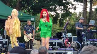 The B-52s &quot;Roam&quot;