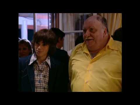 Los Simuladores  - Tiene cara de boludo pero así como lo ves se clava cinco pajas por dia