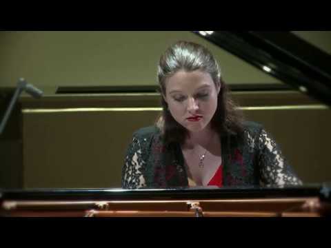 Luisa Splett performs Sergej Rachmaninow