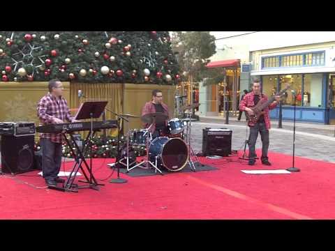Jozef Bobula Trio plays Holiday Music at The District (Green Valley Ranch Las Vegas)
