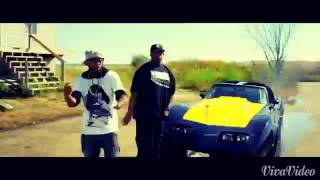Bad Meets Evil-A Kiss[Music Video)