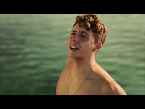 Catch 22 (2019 Hulu) McWatt kills Kid Sampson