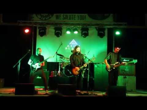 Aeon Blank - Dark Waters (Live at Q Fest, Quantic Pub, Bucharest, Romania, 8.10.2016)