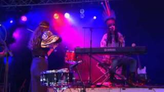 Bat For Lashes - Tahiti (Glastonbury 2007)