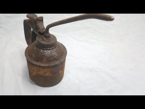 Rusty Oil Can Restoration (oiler)