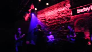 Emiliana Torrini-Unemployed in Summertime(Babylon)