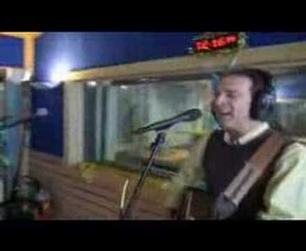 Paul Severs met "Zeg 'ns meisje" bij Q-music in de Foute 128