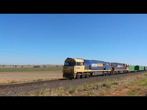 Junee Trains NR88 & NR66 with 7SM5