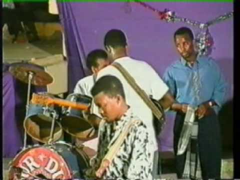 Sahra Dawo - Anigoon wax bada jirin