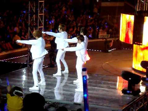 110226 Super Show 3 Manila - Short Clip of Don't Don