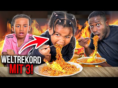 KINAYA 3 TRIES THE WORLD'S HOTTEST CHILLI NOODLES 😱