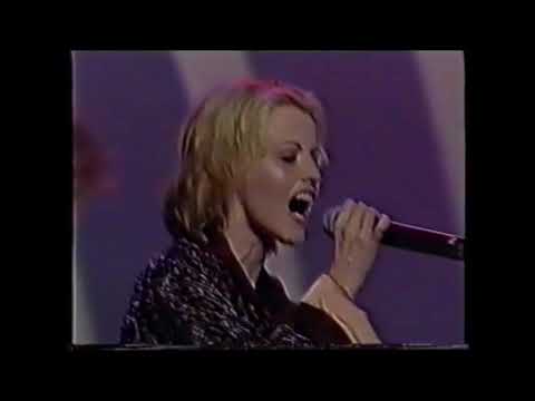The Cranberries - Nobel Peace Prize Concert & interview (11/1998)