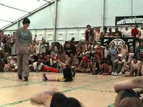 Urban Games 2002 Tuff Tim Twist & Artwist (UK RSC) Vs K & Lazy James (Foundationz)