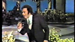 Johnny Mathis singing Danke Schon German Concert 1976