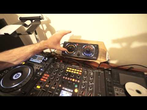 DJ DEMONSTRATION  NEW WAYS OF PLUGGING IN YOUR EFFECTS UNIT