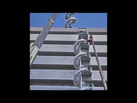 階段付きすべり台/取付動画【山陽建工株式会社】