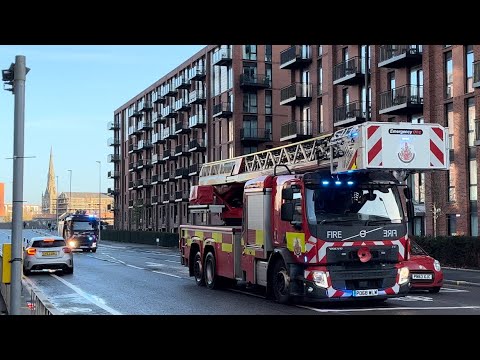 *TWO TONES*Greater Manchester Fire & Rescue - Manchester Centrals TL and pump Responding