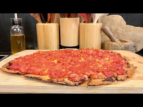 Tarte rustique à la farine de pois chiche et tomate fraîche