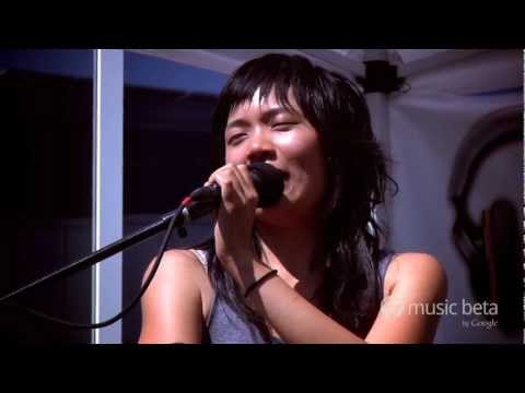Thao and Mirah: How Dare You (Live @ Google)