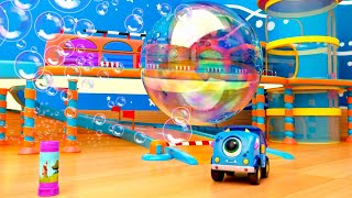 Os carros Mocas brincam com as bolhas! Desenhos animados de carros. Desenho animado infantil