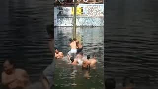 Download lagu Detik-detik Melorot #shorts #pucang #panjatpinang #kalilanang #salatiga #celana #melorot #byur mp3 Download lagu Detik-detik Melorot #shorts #pucang #panjatpinang #kalilanang #salatiga #celana #melorot #byur mp3