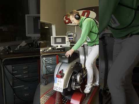 Testing the new SIP cylinder for the Vespa GS 150 🤩 #vespa #vintagevespa #gs150 #twostroke