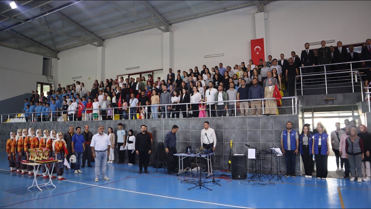 Besni'de 19 Mayıs Atatürk'ü Anma ve Gençlik Spor Bayramı Coşkuyla Kutlandı