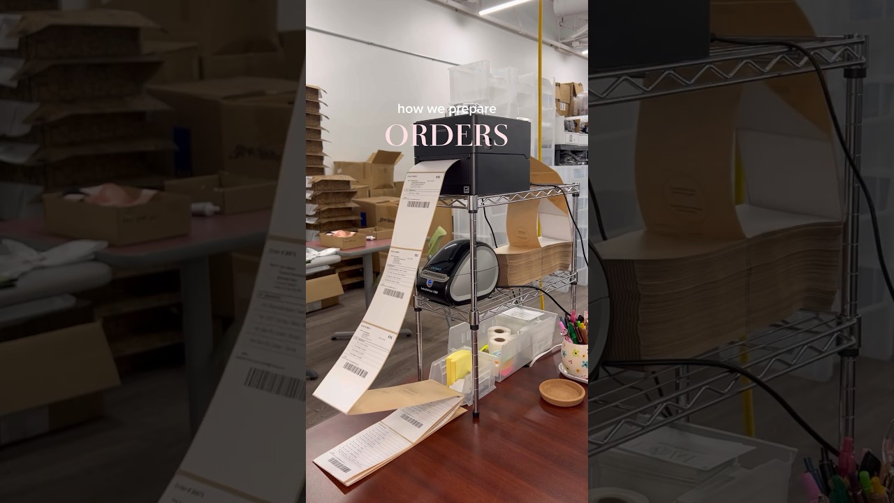 how we prep orders 📦✨asmr ✨ #smallbusiness #packingorders #packaging #scrunchies