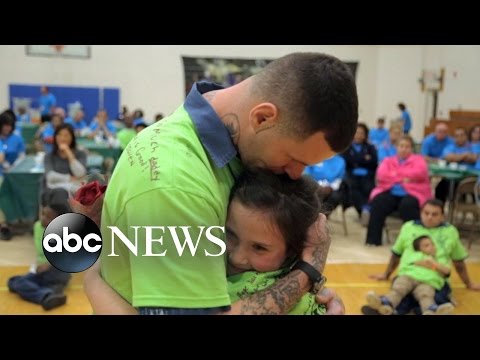 Children of Prisoners Reunite with their Fathers Behind Bars for a Day