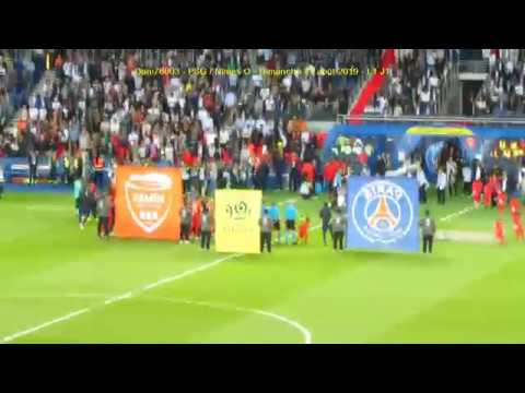 PSG / Nîmes 11.08.2019 : 3-0 (L1 J1) 4/6 : Entrée des équipes avec tifos