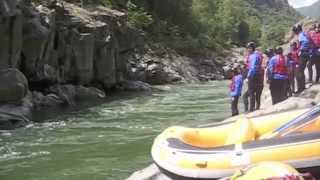 preview picture of video 'Rafting Sesia Explorer 2010 - i nostri idronauti'