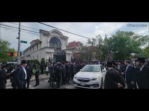 Bostoner Rebbeh Levaya