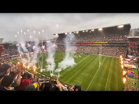 Loud crowd sings South African national anthem before rugby game