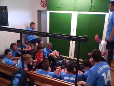 Aufstieg 2010 Feier in der Kabine SG Köln-Worringen