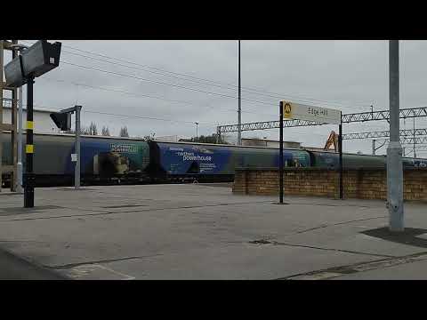 A class 60 departing Edge Hill sidings