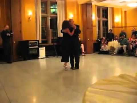  Néstor La Vítola  and  Enriqueta Kleinman  are  dancing  to  "  A Don Agustin Bardi  "  by  Osvaldo Pugliese