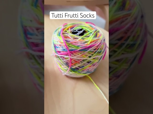 Vídeo relacionado con BAMINX Calcetines de frutas lindos para mujer, calcetines de algodón bordados, plátano, aguacate, fresa, 4-6 pares, B, talla única
