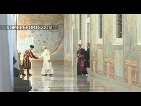 Francisco se reúne con la Curia para planificar el Año de la Misericordia