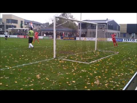 Sleeuwijk 1 - Heukelum 1, Tim Schwebke kan niet bij een diepe bal van Gerard de Gram