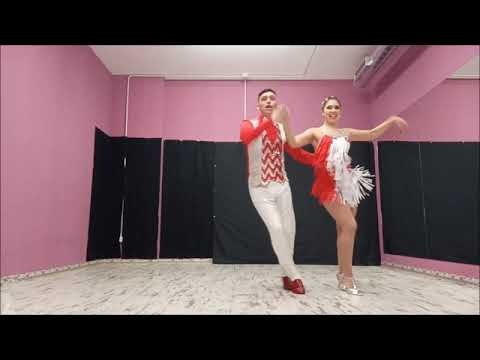 Alejandra y Javi Salsa Caleña (Cachondea Vagavundo)