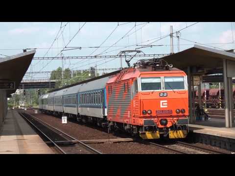 ČD ESo 362.019 s reklamou na ČEZ v stanici Ostrava-Svinov [príjazd + odjazd]