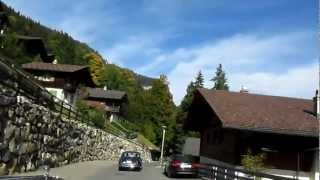 preview picture of video 'OiBO 2012 Oldtimer im Berner Oberland Durchfahrt Beatenberg'