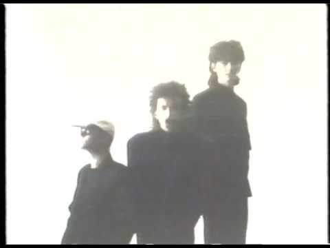 Love and Rockets - Yin and Yang and the Flowerpot Man