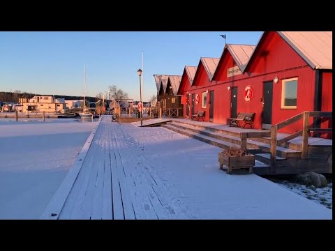 Stockholm Walks: Along frozen river and charming houses in Trosa (1mile for treadmill)