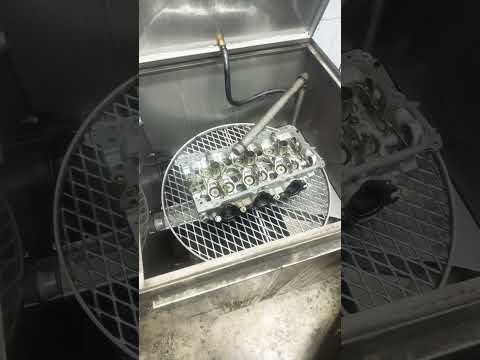Cleaning the cylinder head
