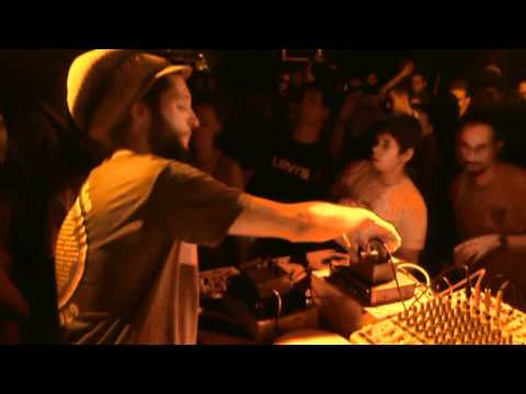 Dub Corner #5 - Mo'Kalamity & Roots Meditation ▶ Chazbo "Dub In Unity" [Jah Tubby's]